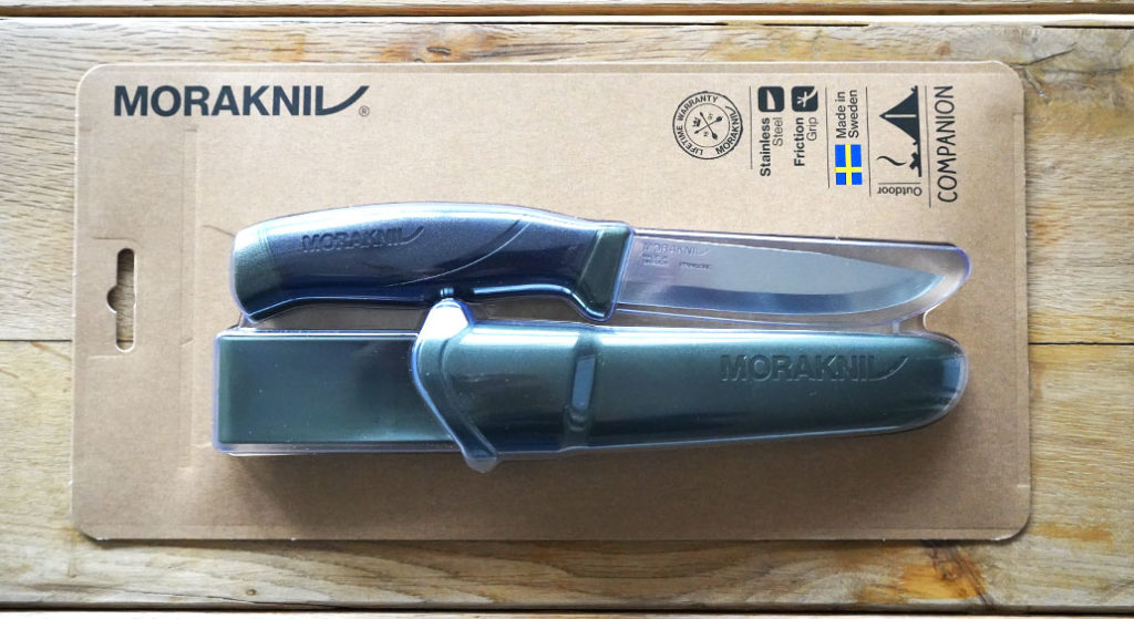モーラナイフコンパニオン ミリタリーグリーン ステンレス Mora knife Companion MG パッケージ 表面