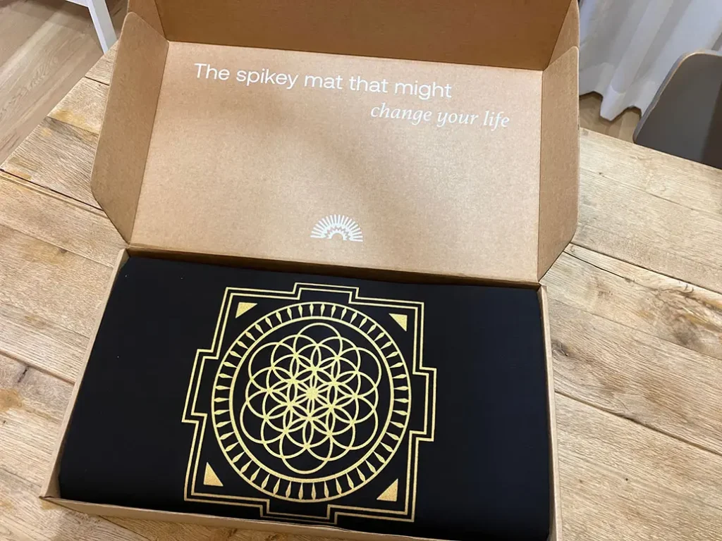 シャクティマットのパッケージを開封したところ