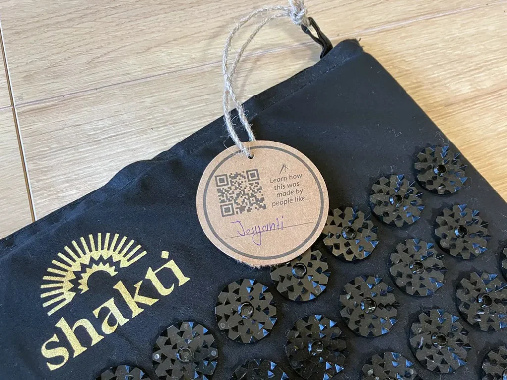 シャクティマットに付いている作業者の名前のタグ